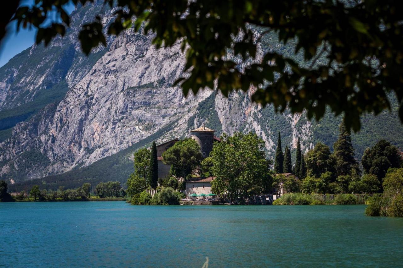 Hotel Due Laghi Padergnone Exteriör bild
