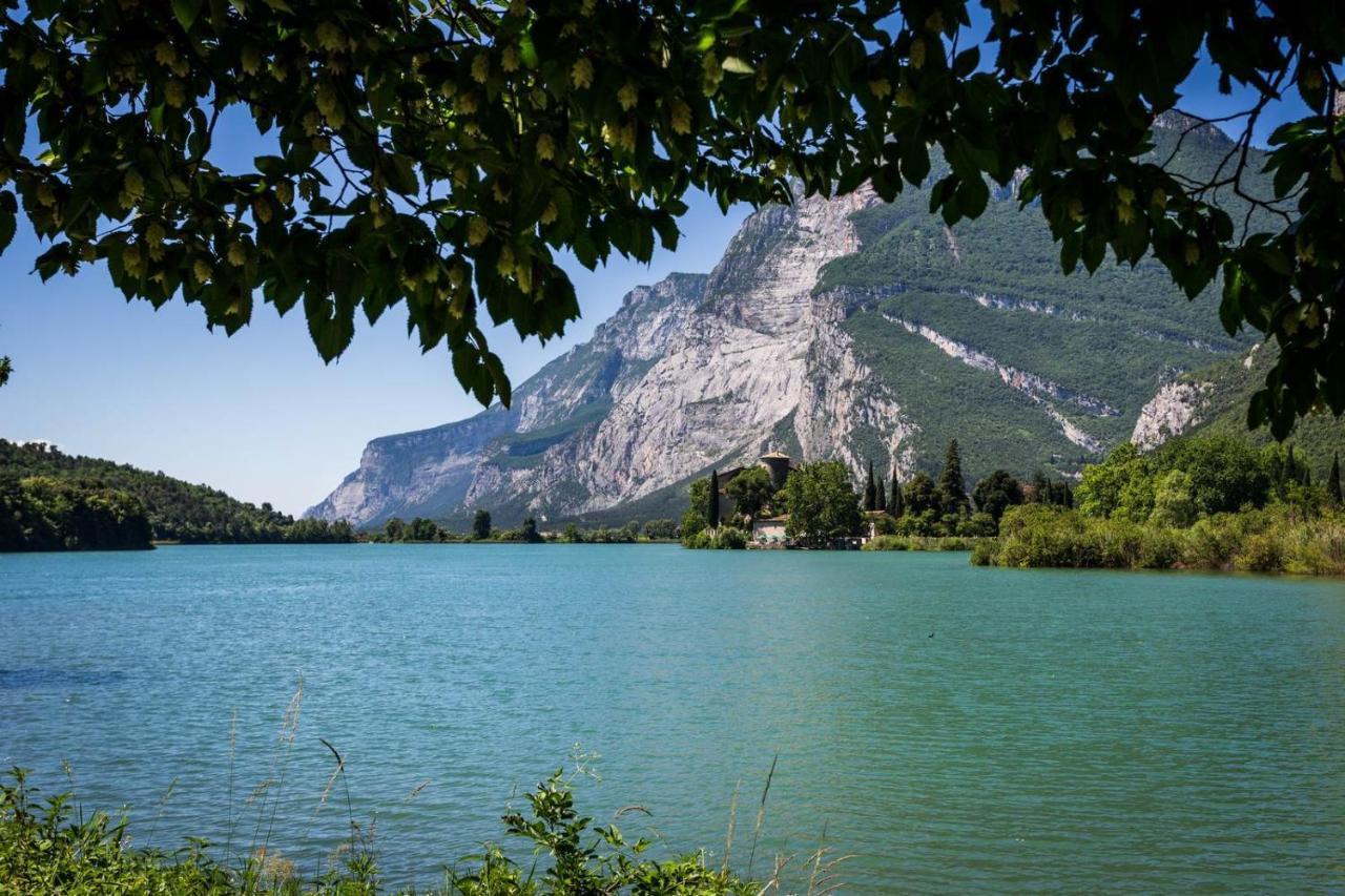 Hotel Due Laghi Padergnone Exteriör bild